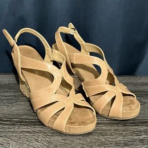 Aerosols beige wedge heels